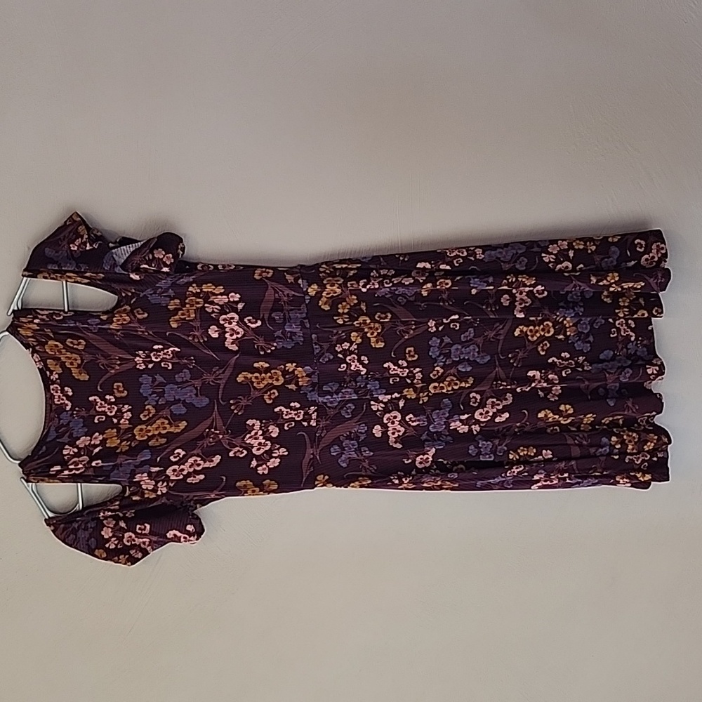 Maroon flower dress - Picture 2 of 2